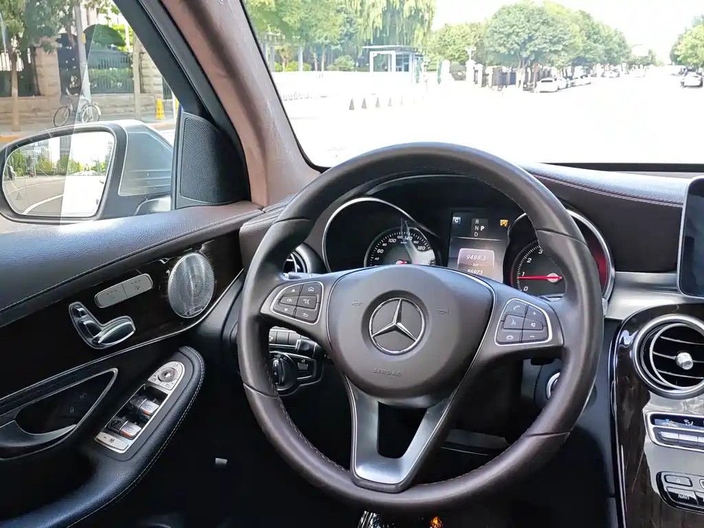 Mercedes-Benz GLC — фото 10