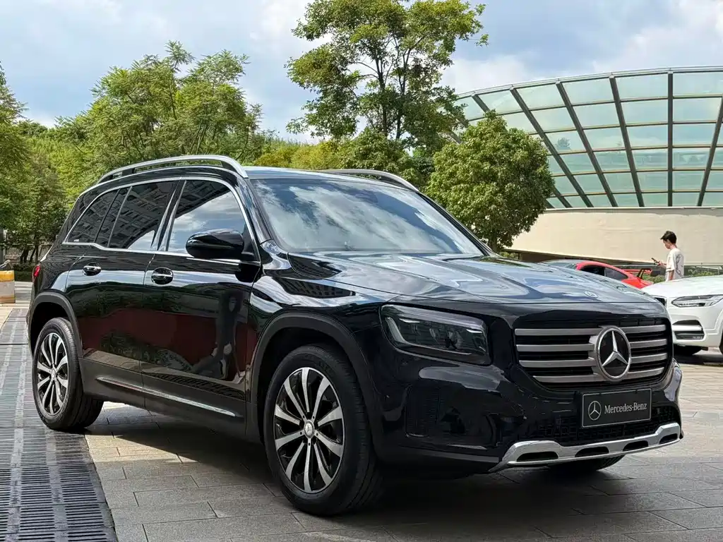 Mercedes-Benz GLB — фото 31