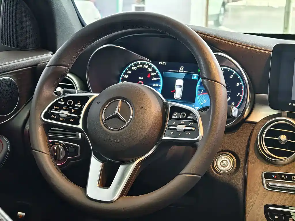 Mercedes-Benz GLC — фото 5