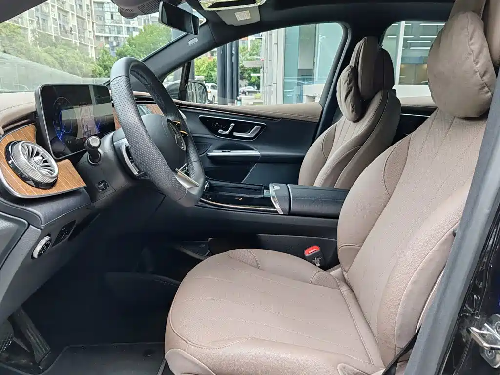 Mercedes-Benz EQE SUV — фото 10