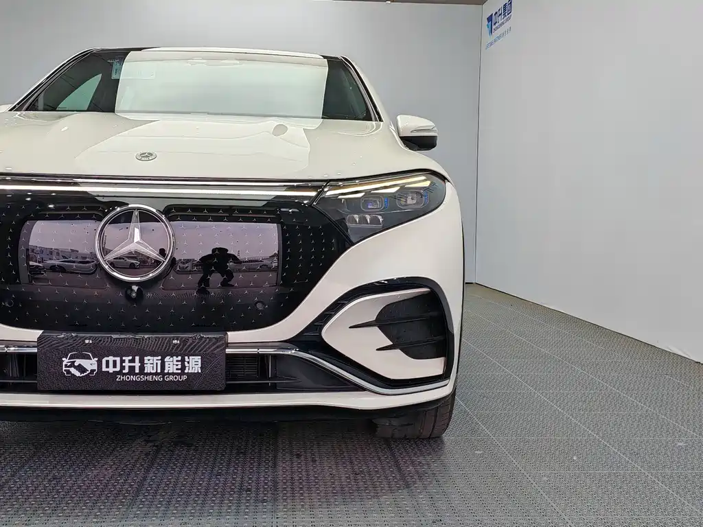 Mercedes-Benz EQS SUV — фото 20