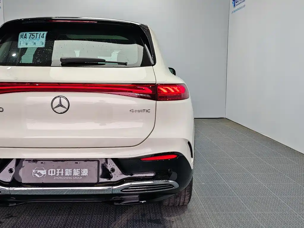 Mercedes-Benz EQS SUV — фото 21