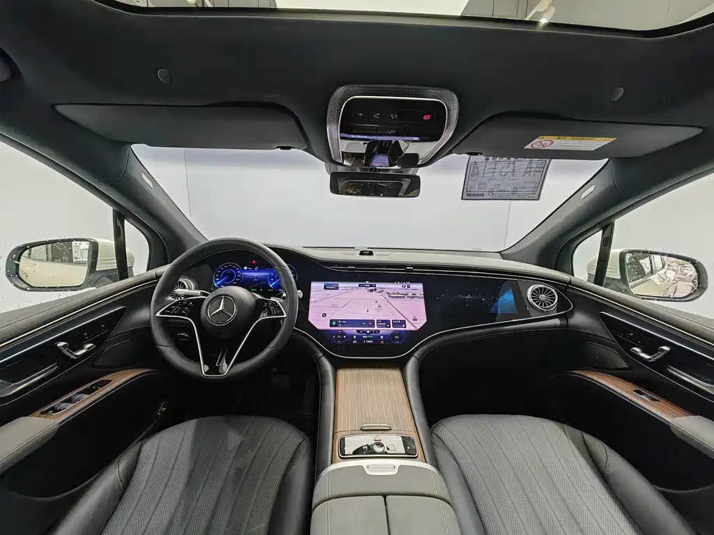 Mercedes-Benz EQS SUV — фото 10