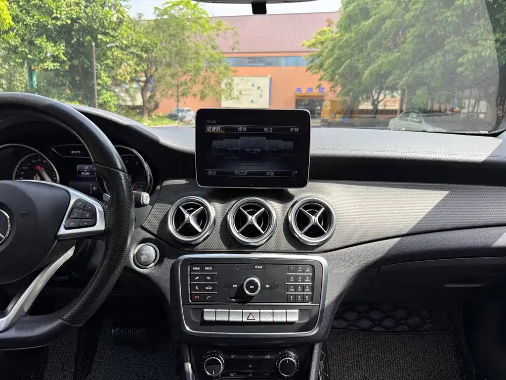 Mercedes-Benz GLA — фото 13
