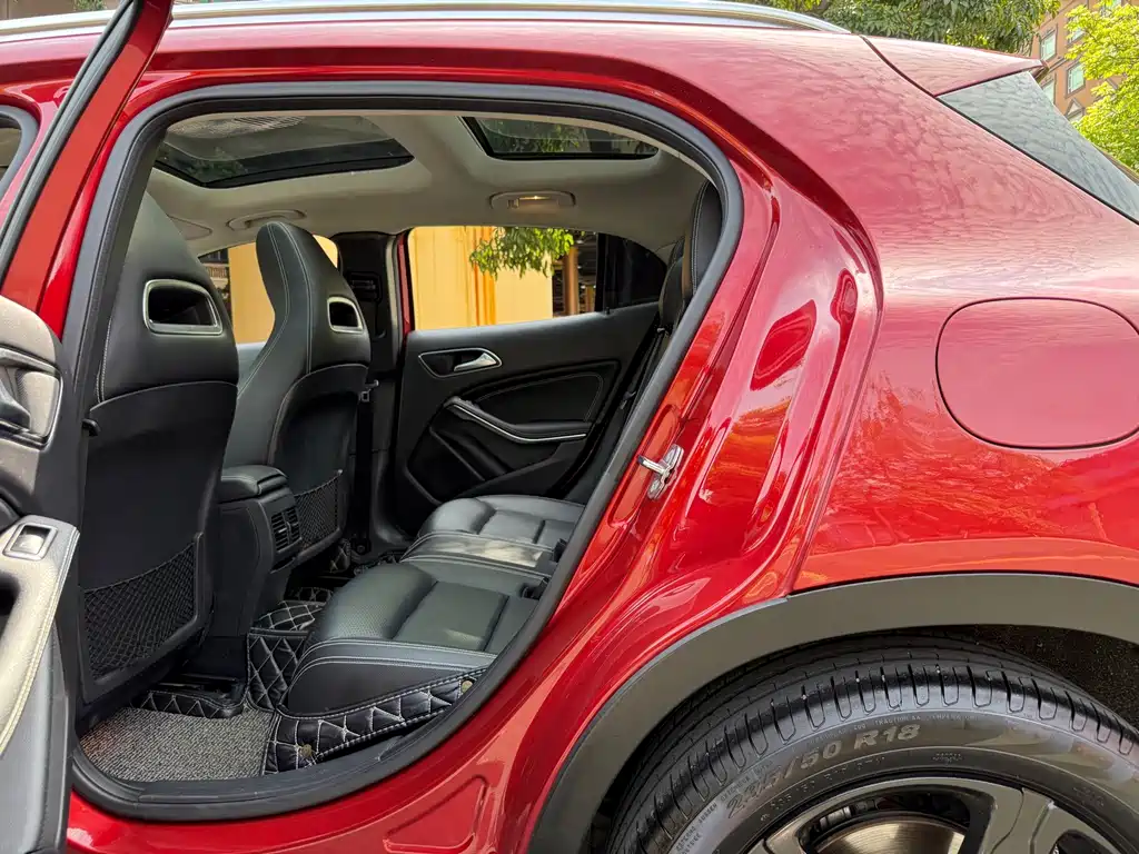 Mercedes-Benz GLA — фото 7