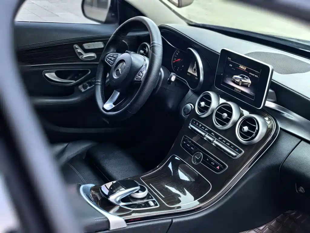 Mercedes-Benz C-Class — фото 19