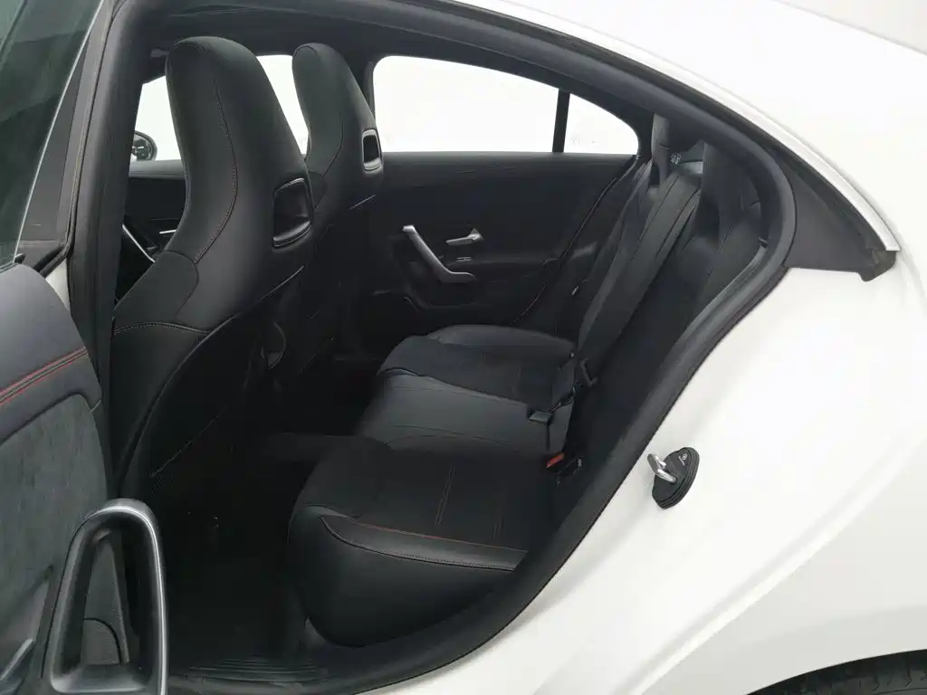 Mercedes-Benz CLA (Import) — фото 15