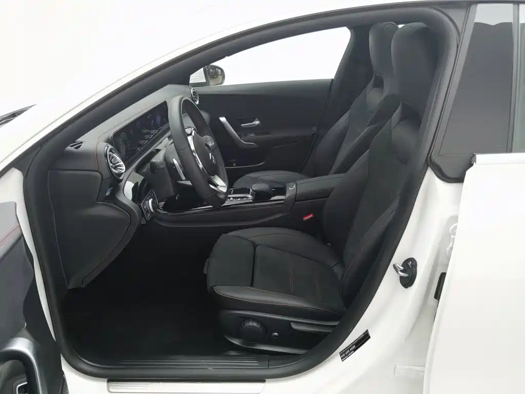 Mercedes-Benz CLA (Import) — фото 10
