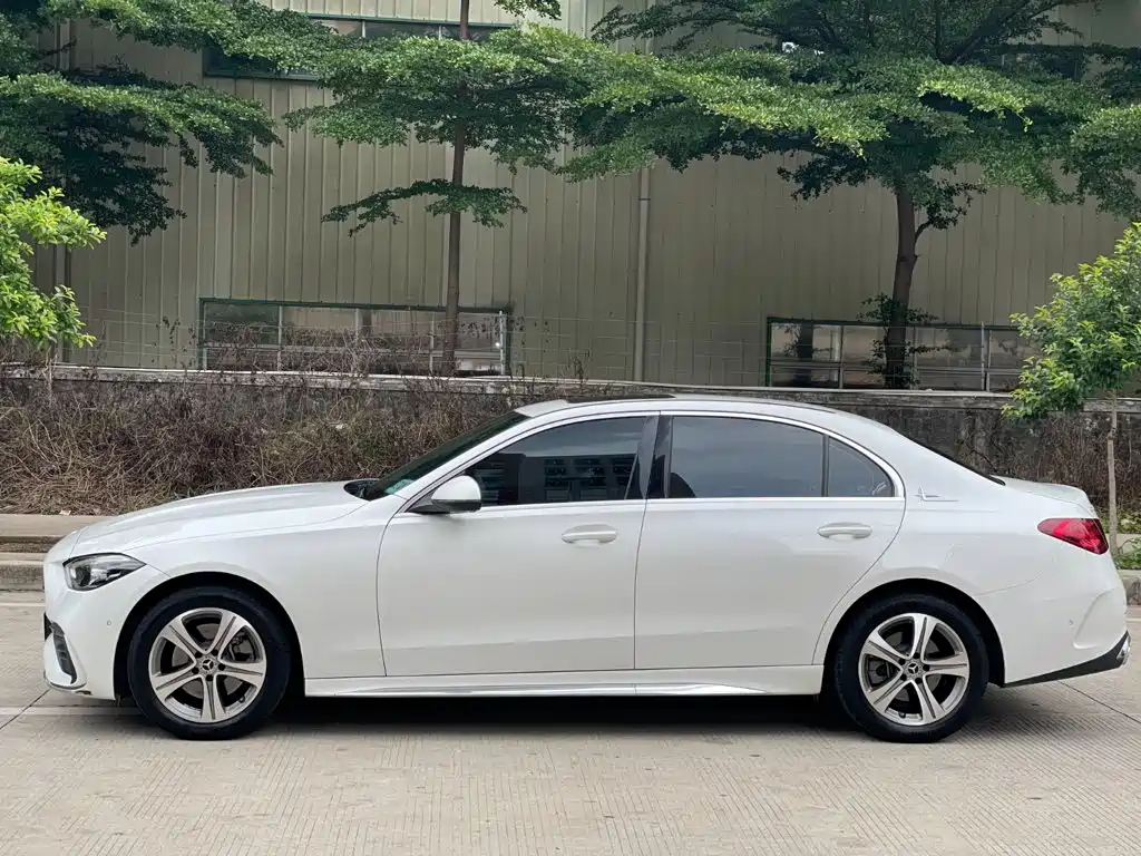 Mercedes-Benz C-Class — фото 14