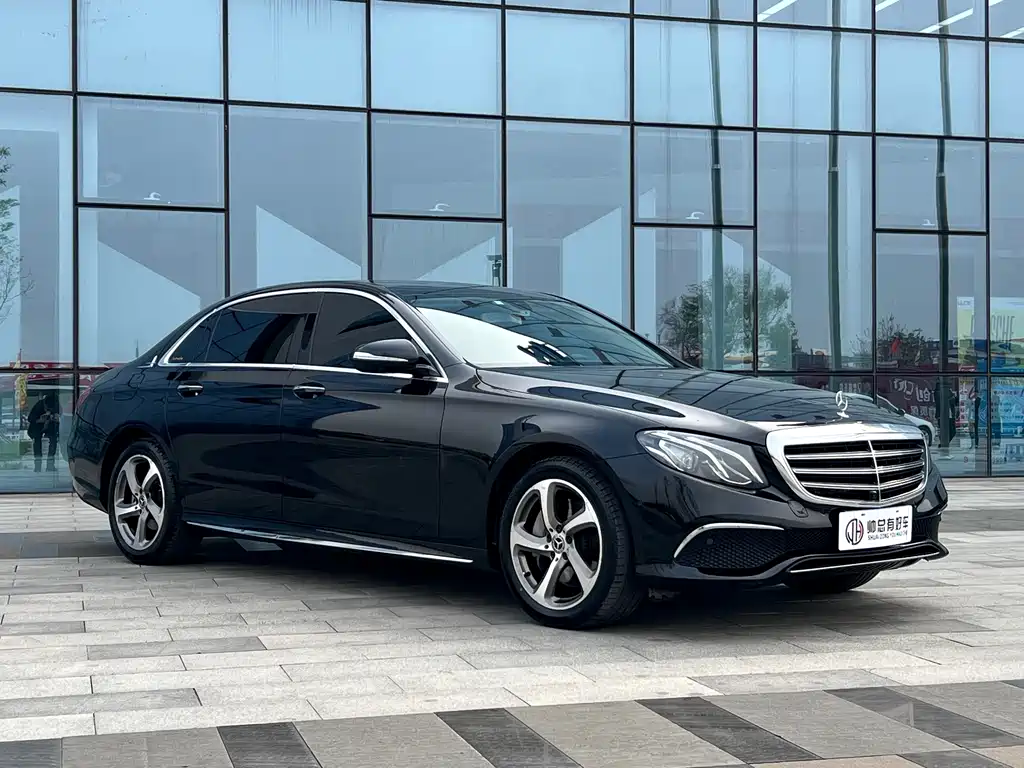 Mercedes-Benz E-Class — фото 3