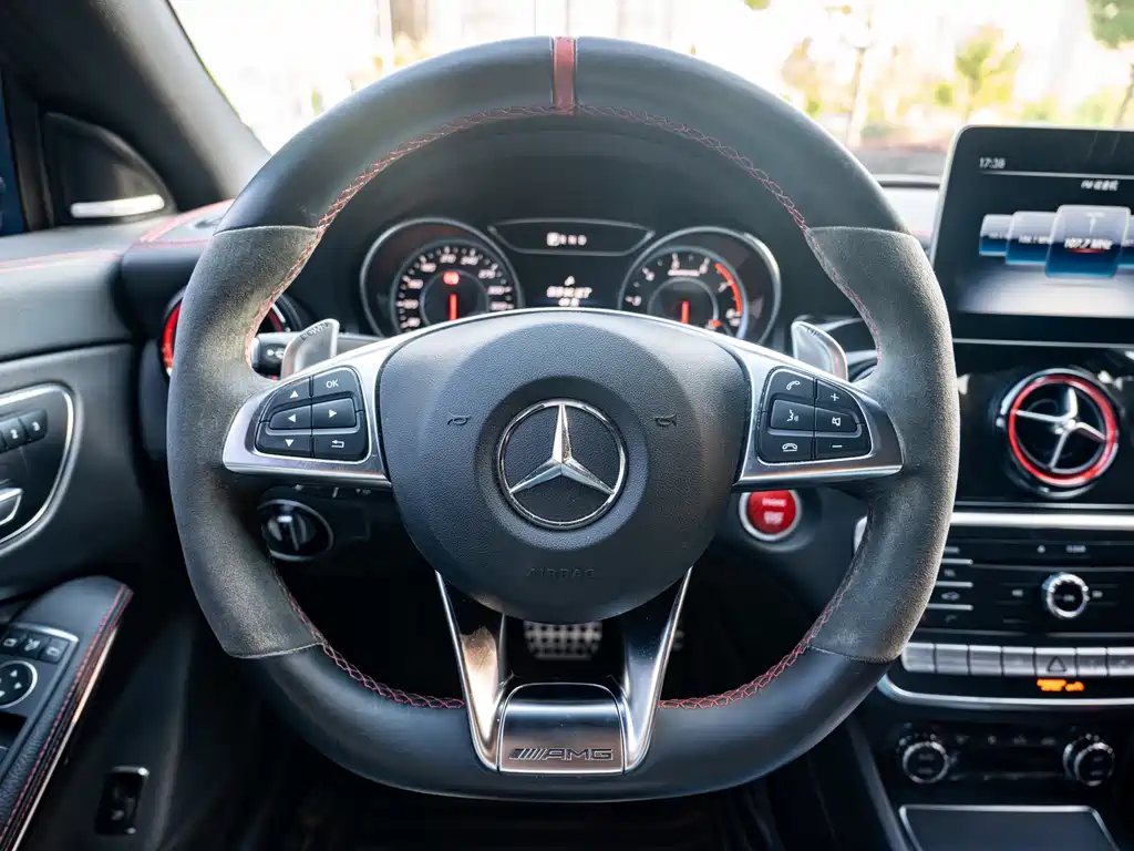 Mercedes-Benz CLA AMG — фото 13
