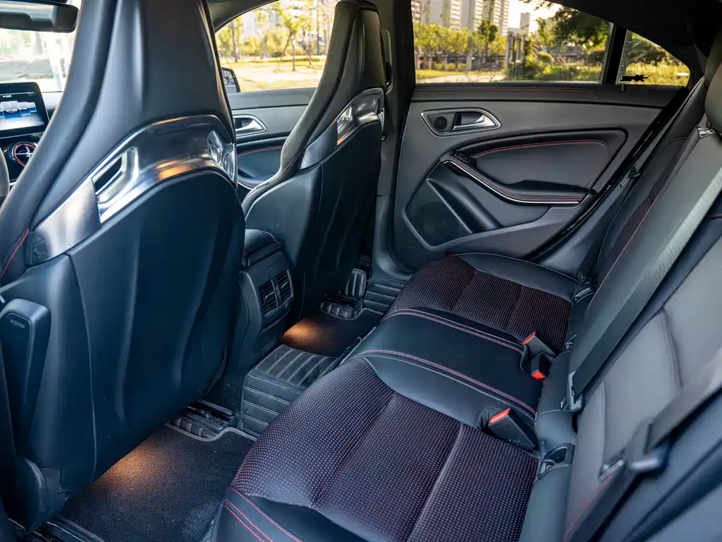 Mercedes-Benz CLA AMG — фото 16