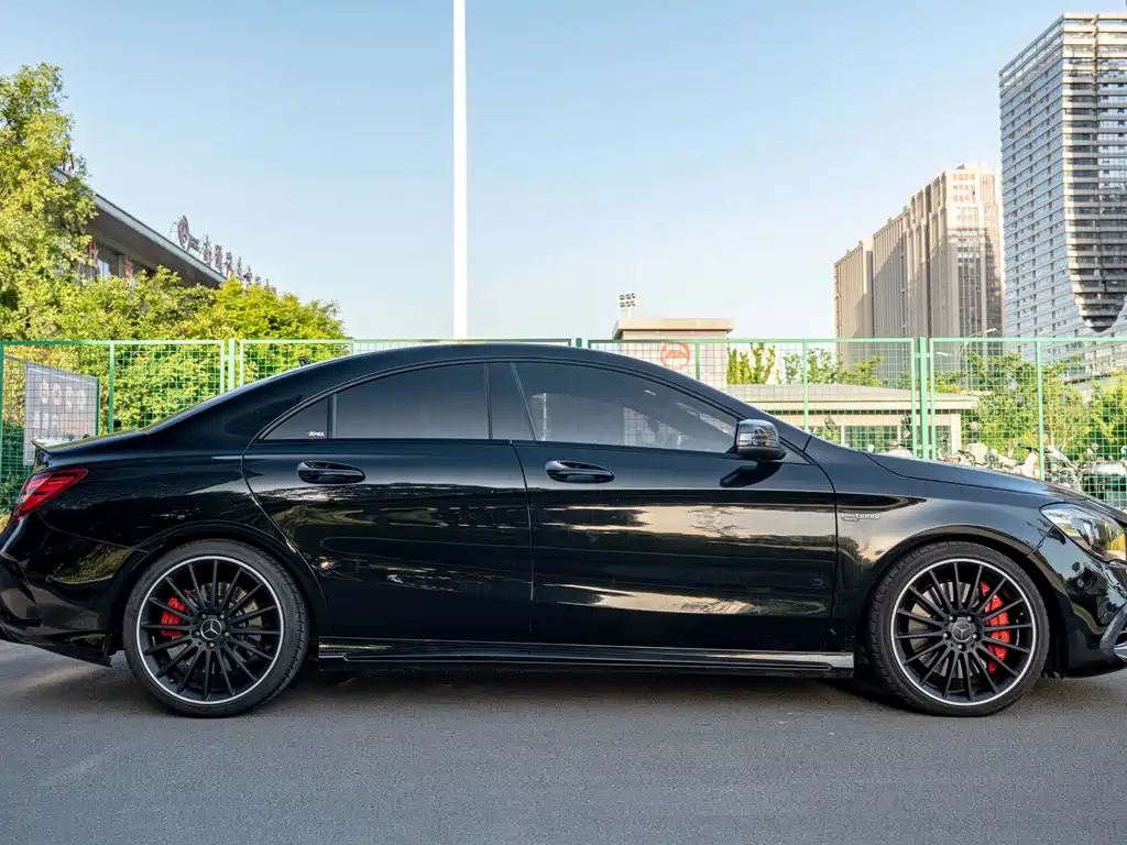 Mercedes-Benz CLA AMG — фото 7