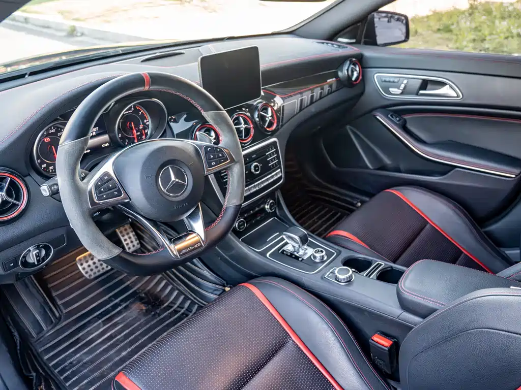Mercedes-Benz CLA AMG — фото 8