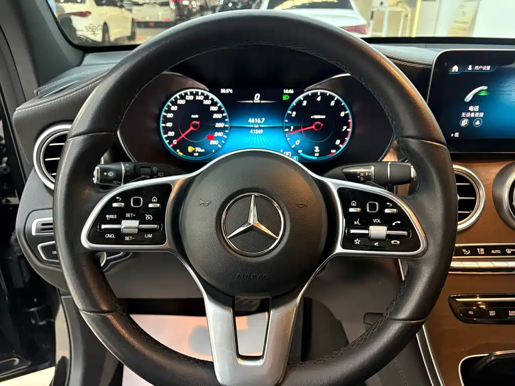 Mercedes-Benz GLC — фото 17