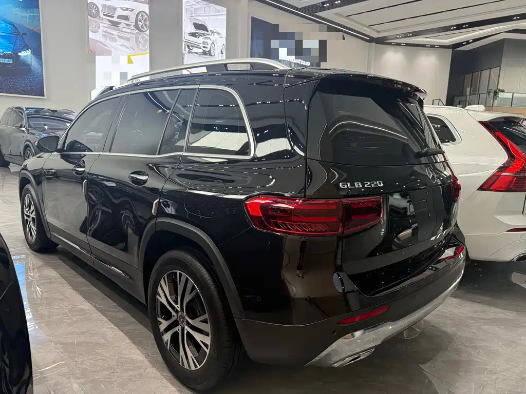 Mercedes-Benz GLB — фото 10
