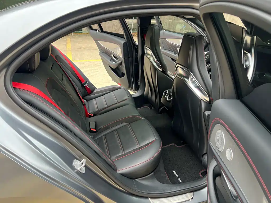 Mercedes-Benz E-Class AMG — фото 9