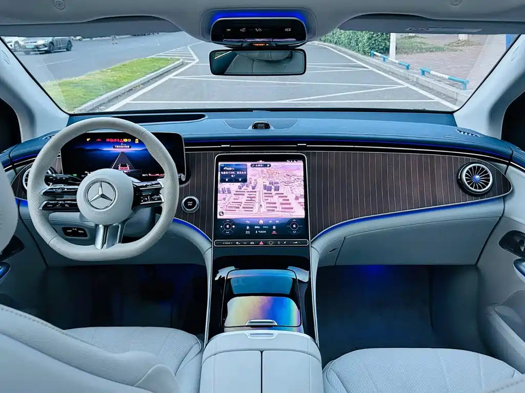 Mercedes-Benz EQE SUV — фото 9