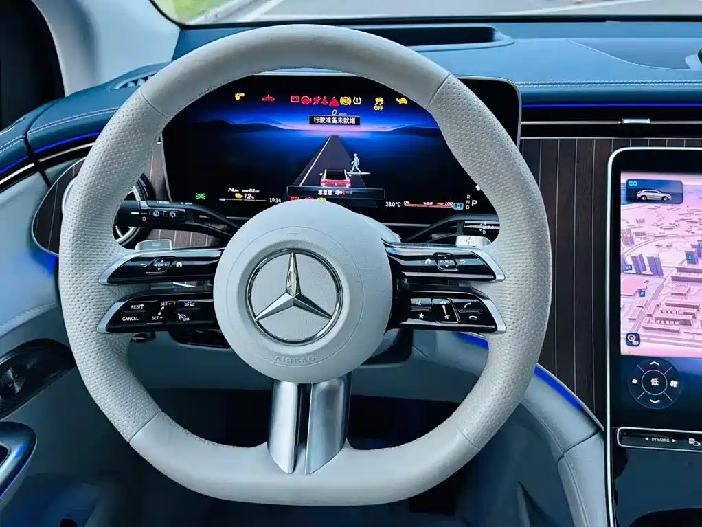 Mercedes-Benz EQE SUV — фото 10