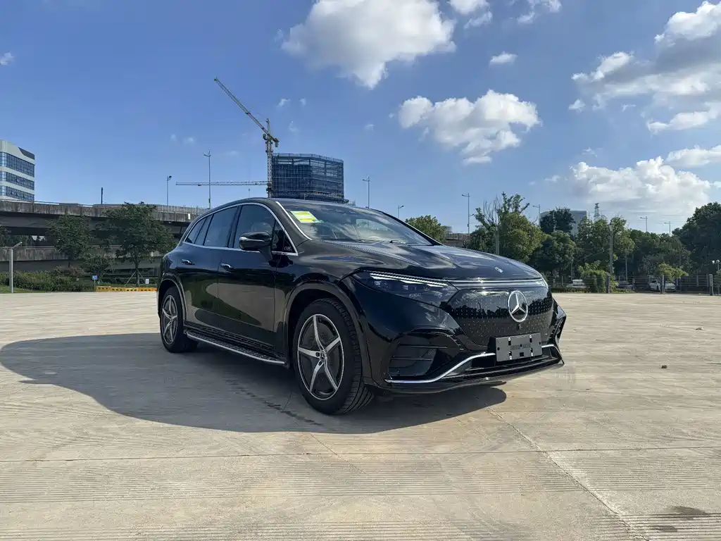 Mercedes-Benz EQS SUV — фото 3