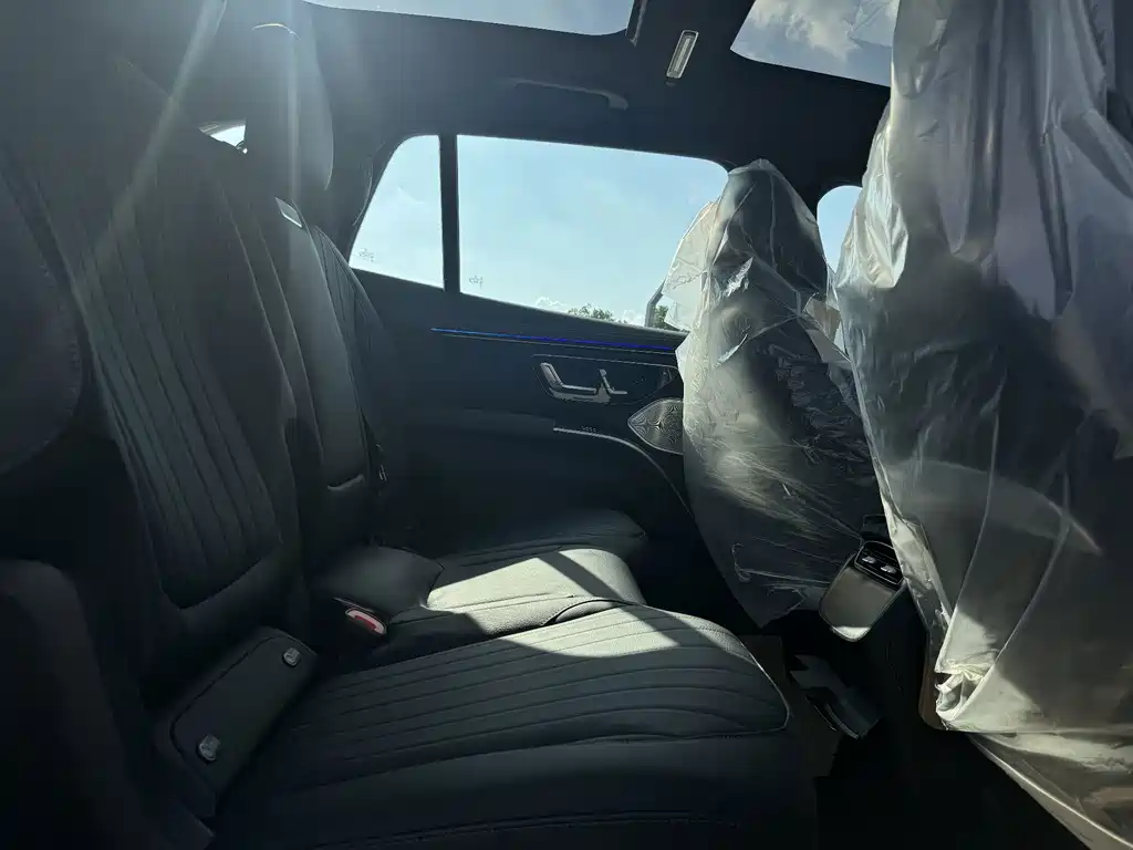 Mercedes-Benz EQS SUV — фото 21