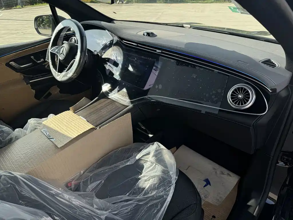 Mercedes-Benz EQS SUV — фото 22