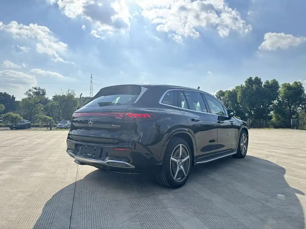 Mercedes-Benz EQS SUV — фото 26