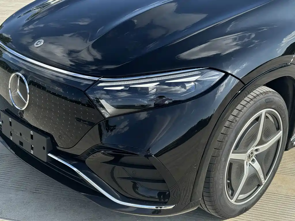 Mercedes-Benz EQS SUV — фото 4