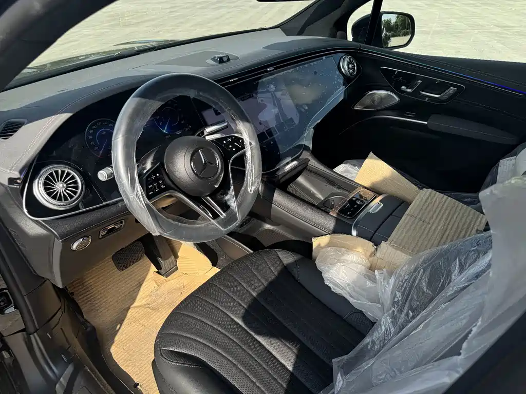 Mercedes-Benz EQS SUV — фото 7