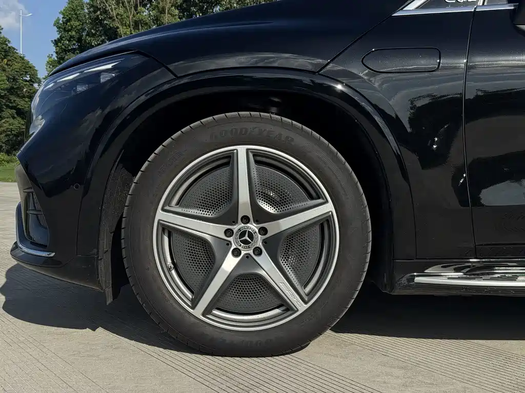 Mercedes-Benz EQS SUV — фото 4