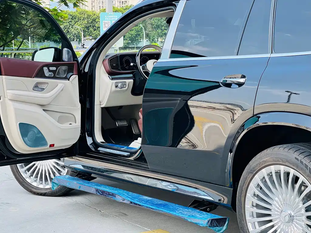 Mercedes-Benz GLS — фото 18