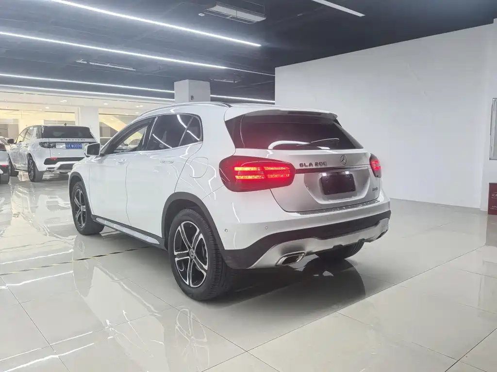Mercedes-Benz GLA — фото 6