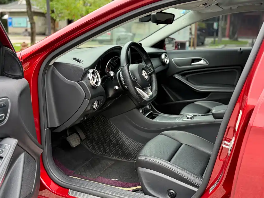 Mercedes-Benz GLA — фото 8