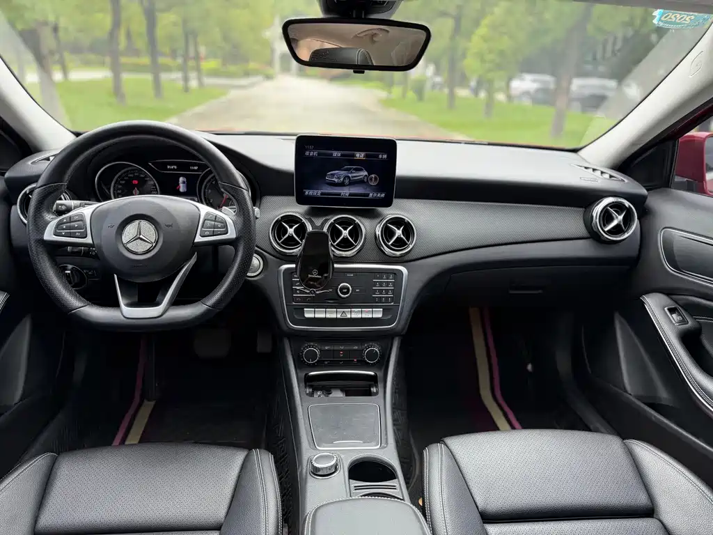 Mercedes-Benz GLA — фото 10