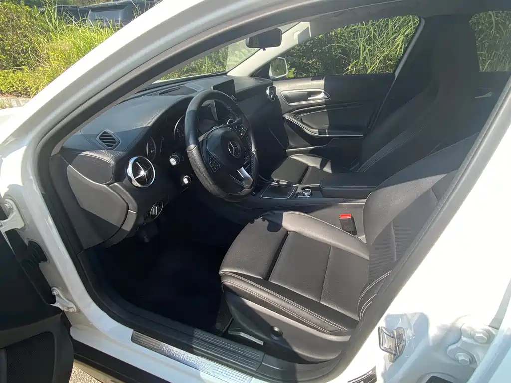 Mercedes-Benz GLA — фото 8