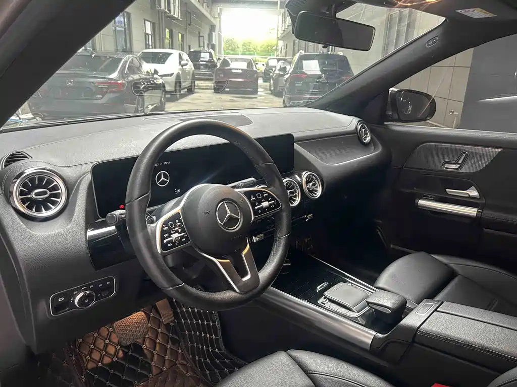 Mercedes-Benz GLA — фото 18
