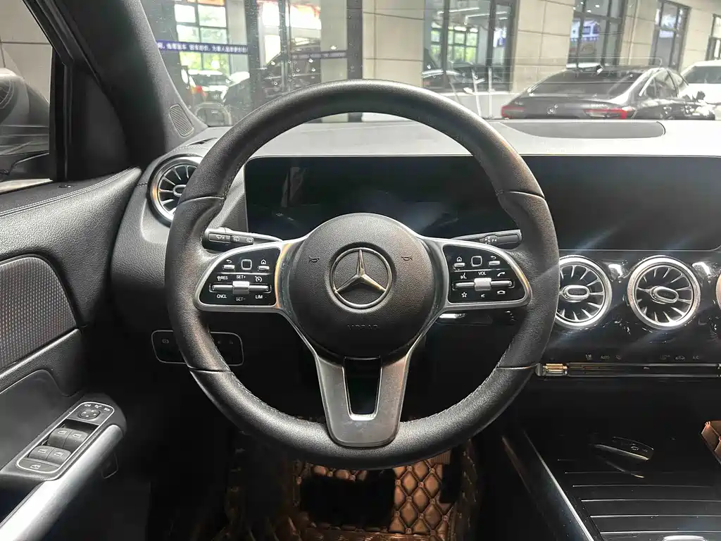 Mercedes-Benz GLA — фото 4