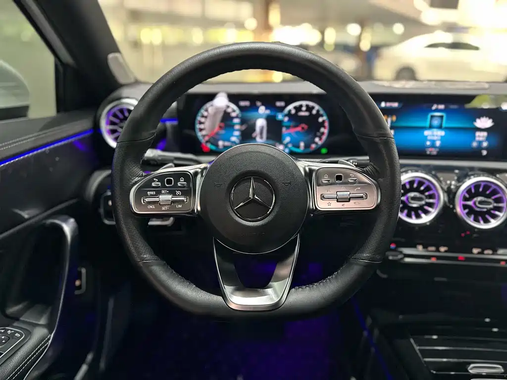 Mercedes-Benz A-Class — фото 9