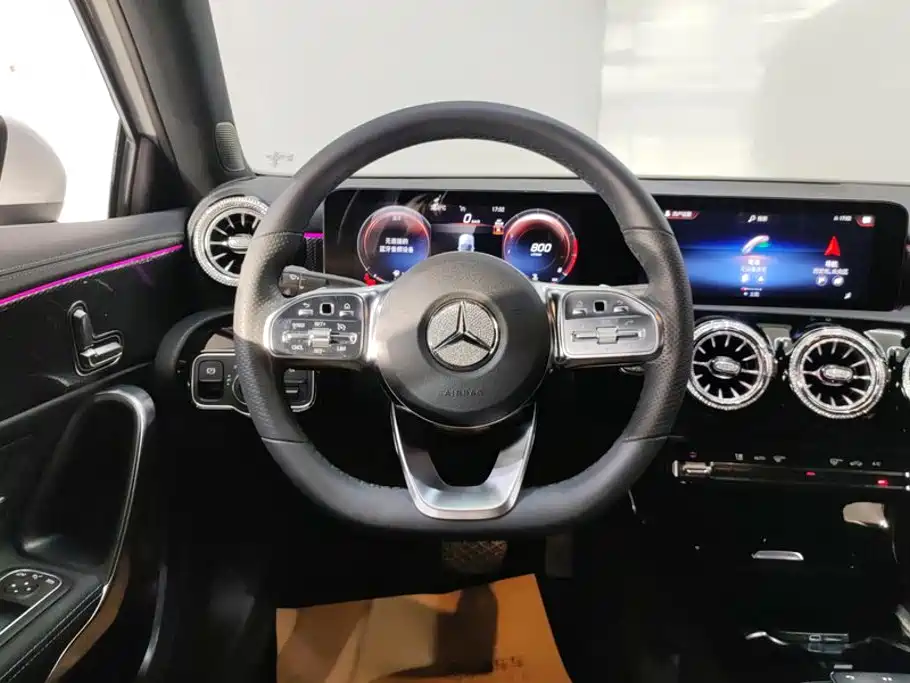 Mercedes-Benz A-Class — фото 15