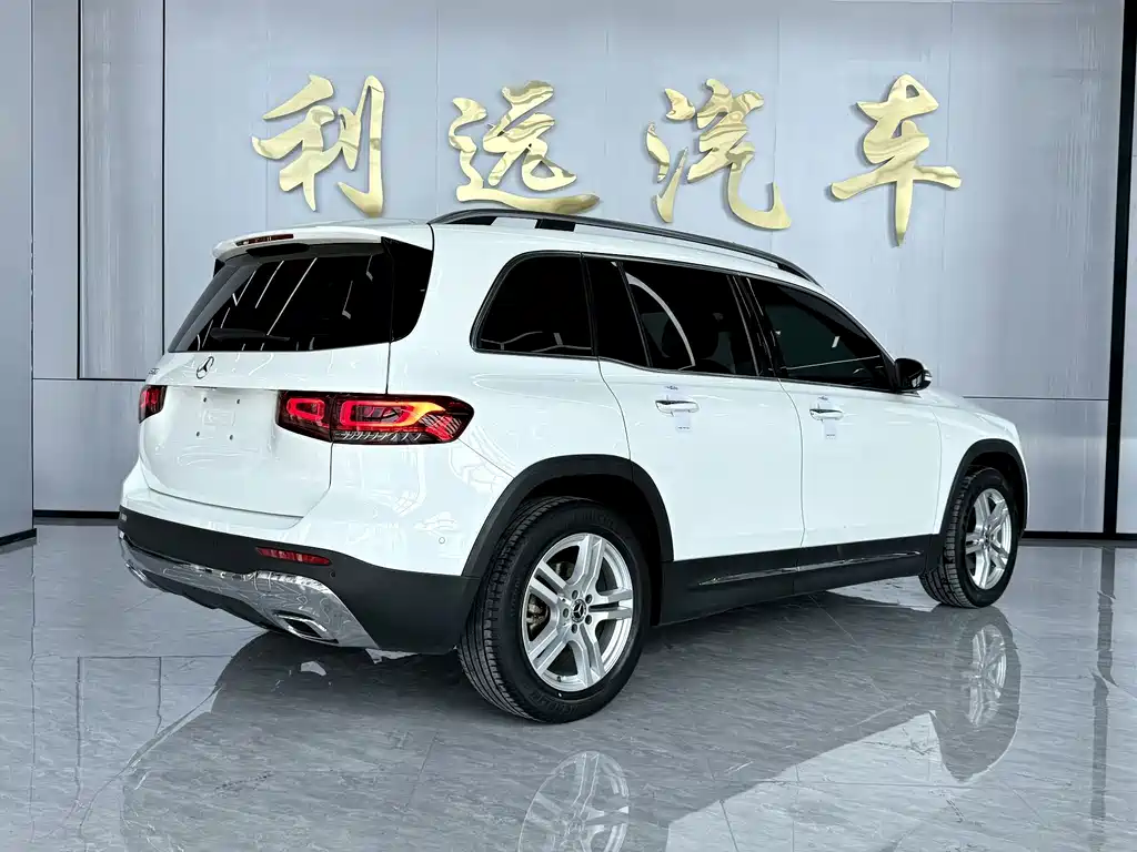 Mercedes-Benz GLB — фото 13