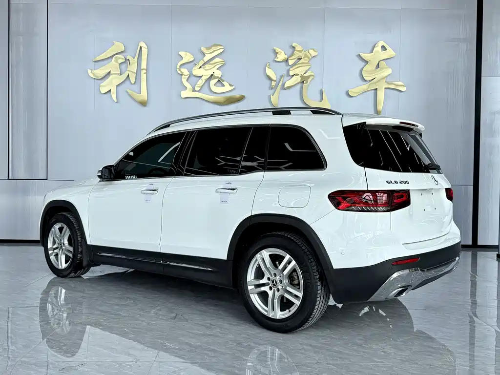 Mercedes-Benz GLB — фото 14