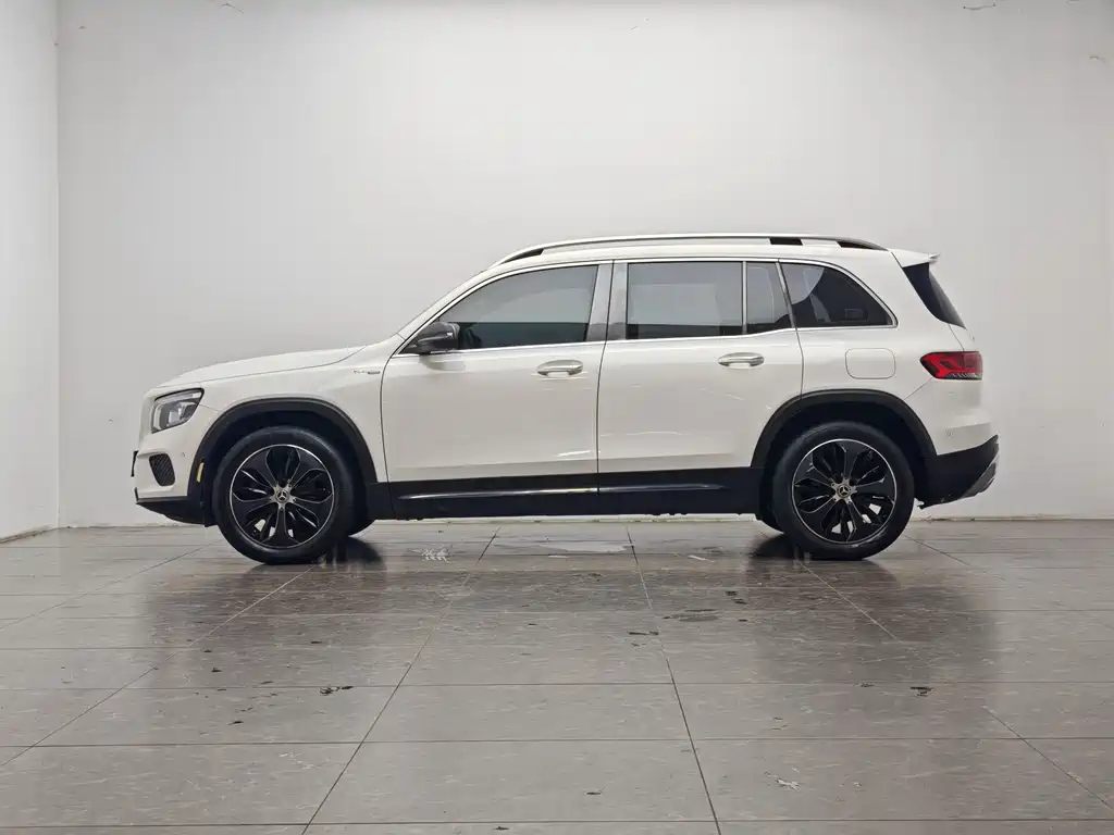 Mercedes-Benz GLB — фото 10