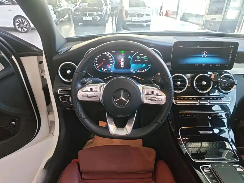 Mercedes-Benz C-Class — фото 11