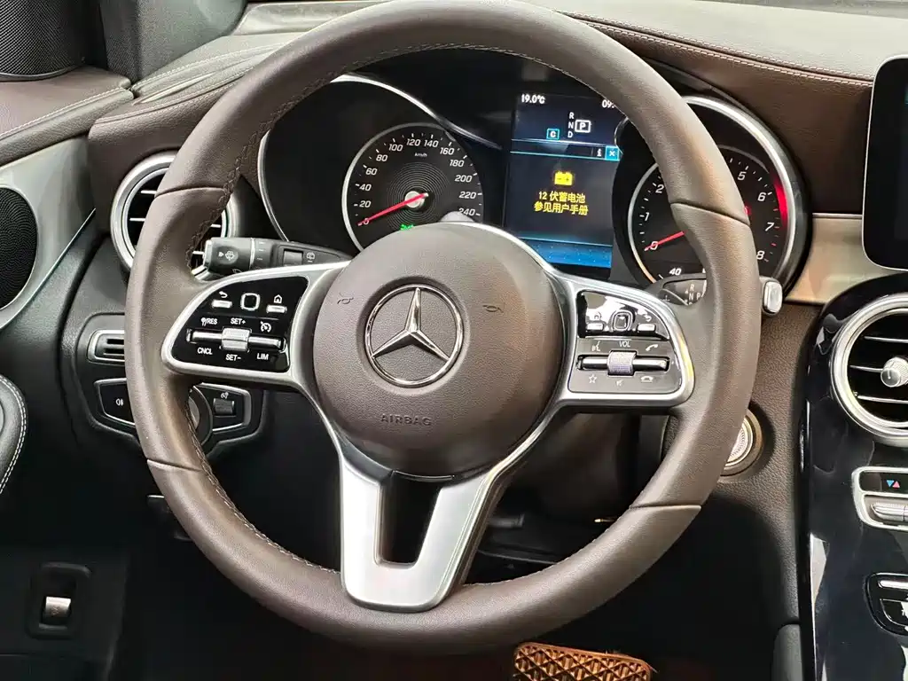 Mercedes-Benz GLC — фото 22
