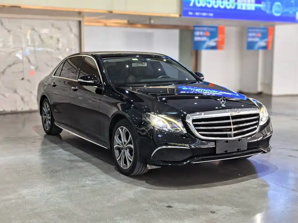 Mercedes-Benz E-Class — фото 4