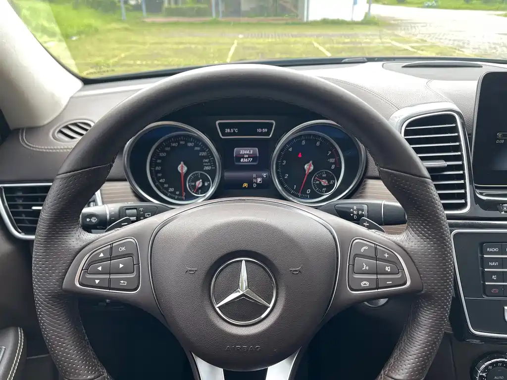 Mercedes-Benz GLE (Import) — фото 9