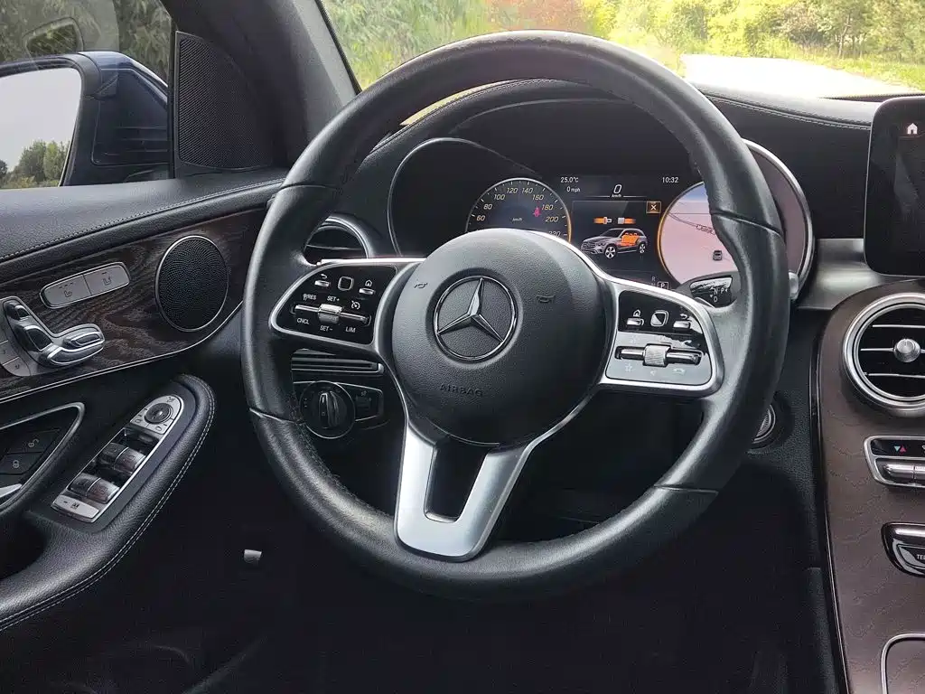 Mercedes-Benz GLC — фото 9