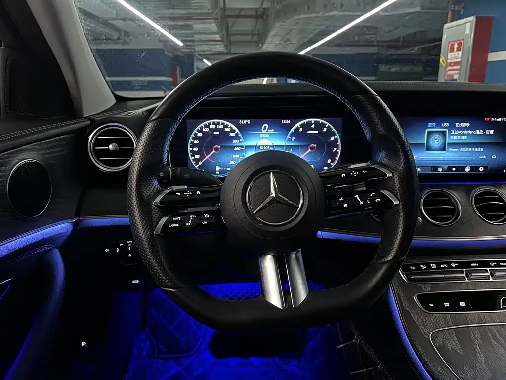 Mercedes-Benz E-Class — фото 14