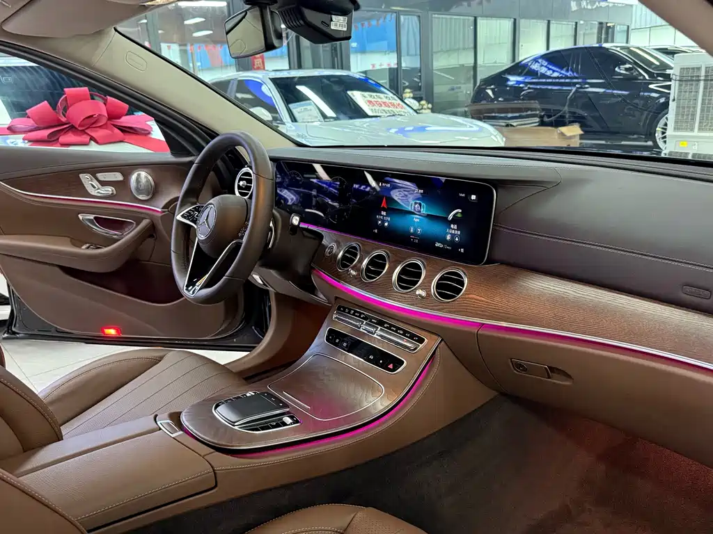 Mercedes-Benz E-Class — фото 10