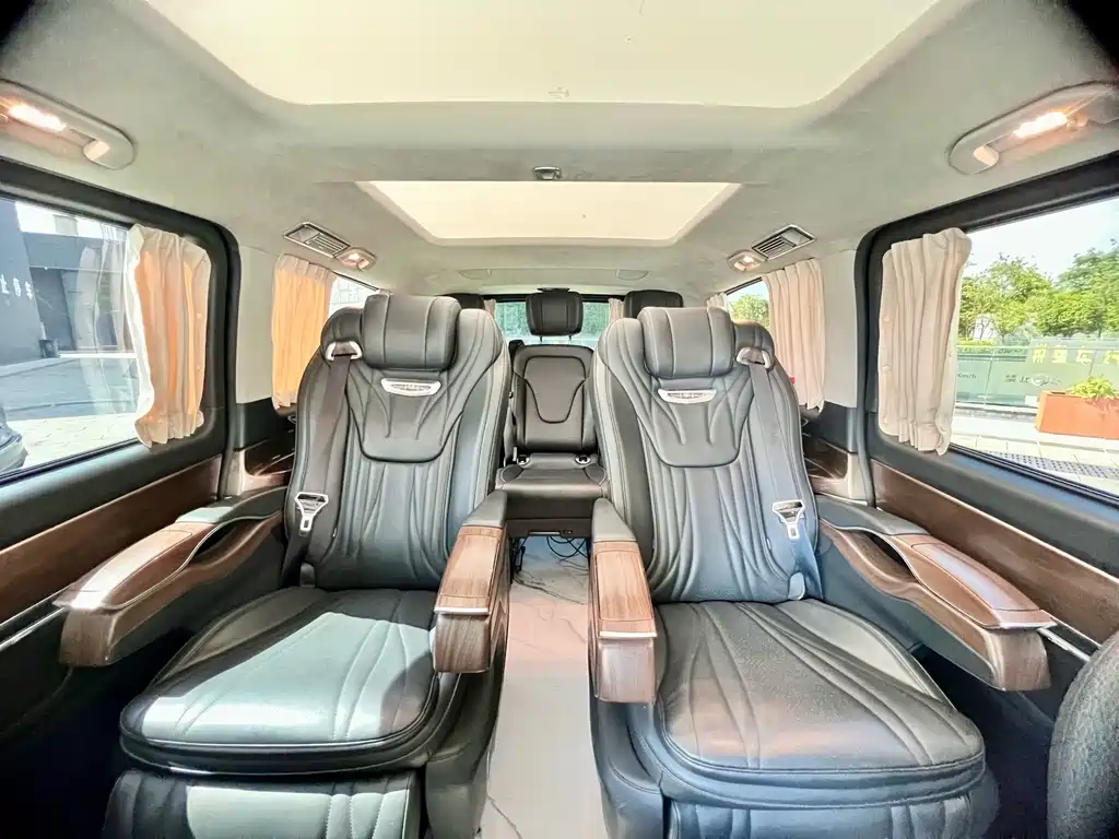 Mercedes-Benz V-Class — фото 14